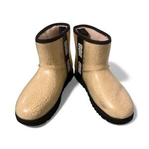 UGG Hybrid Edition Classic Clear Mini Rain Boots — Size 10
